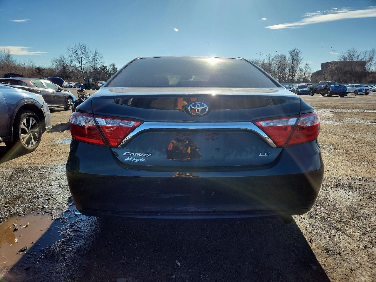2016 TOYOTA CAMRY LE photo 6