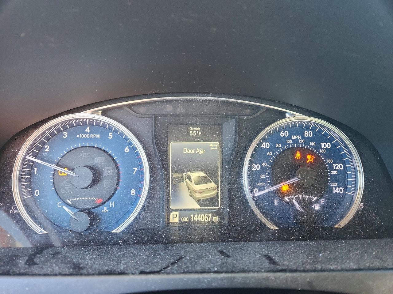 2016 TOYOTA CAMRY LE photo 9