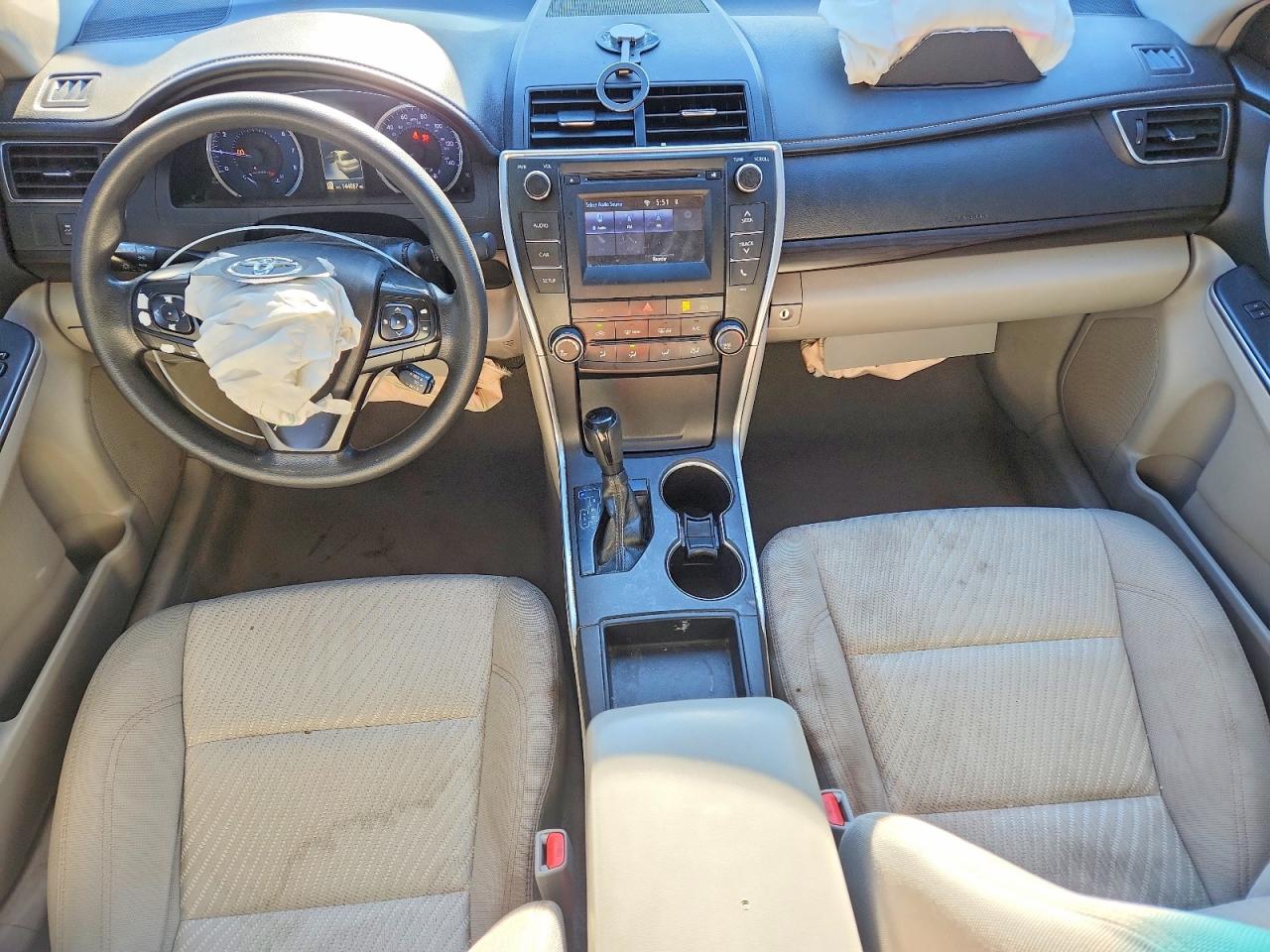 2016 TOYOTA CAMRY LE photo 8