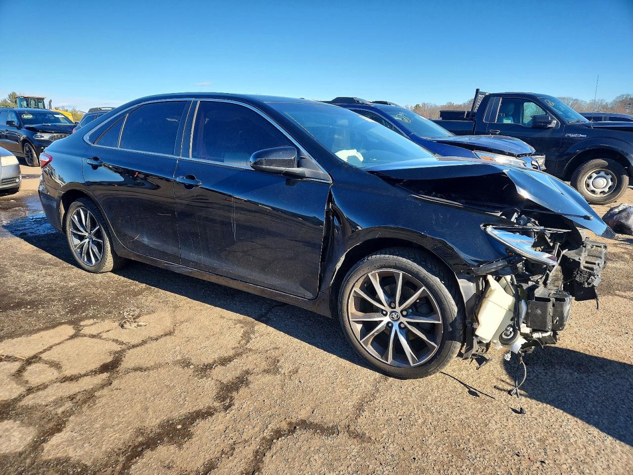 2016 TOYOTA CAMRY LE photo 4