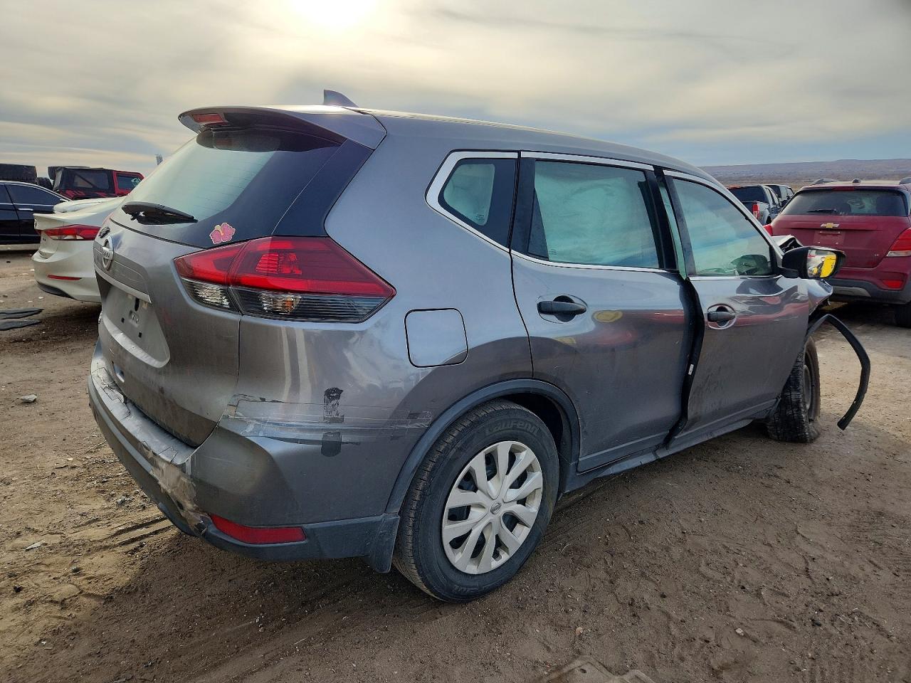 2019 NISSAN ROGUE S photo 3