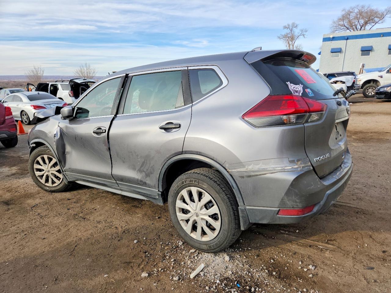 2019 NISSAN ROGUE S photo 2