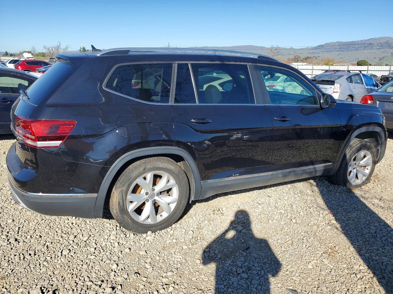 2018 VOLKSWAGEN ATLAS SEL photo 3