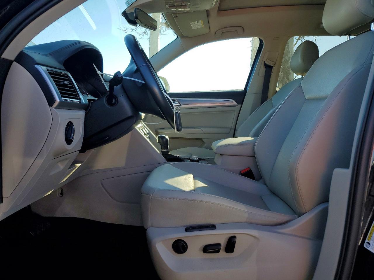 2018 VOLKSWAGEN ATLAS SEL photo 7