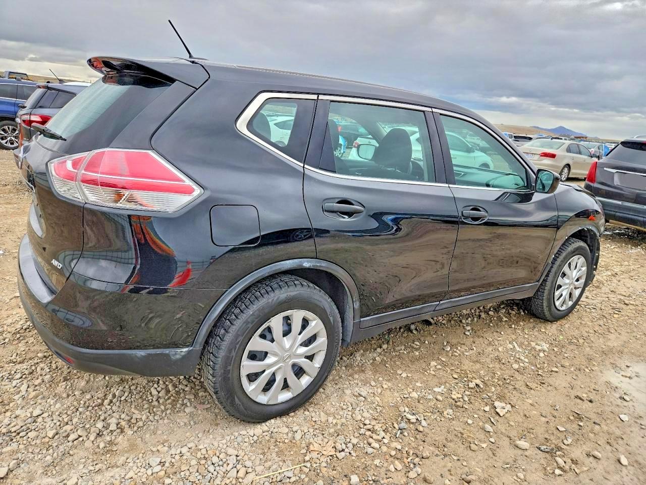 2016 NISSAN ROGUE S photo 3