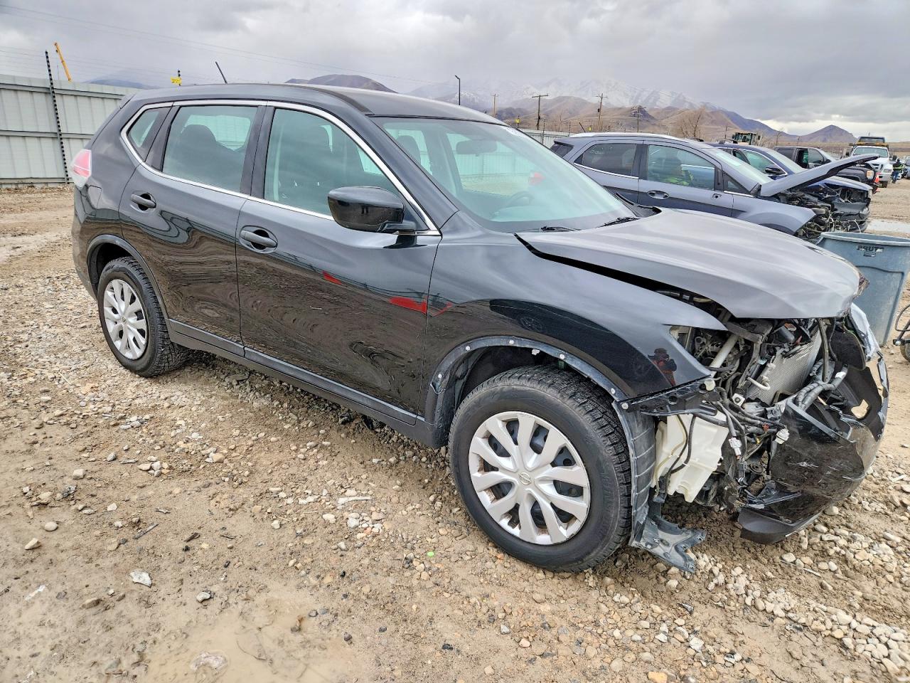 2016 NISSAN ROGUE S photo 4