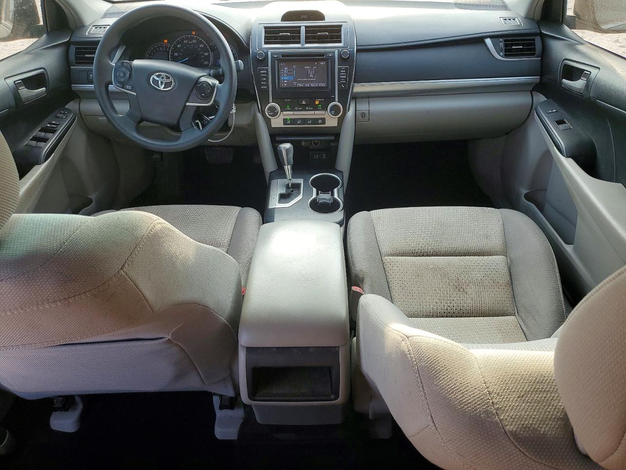 2014 TOYOTA CAMRY L photo 8