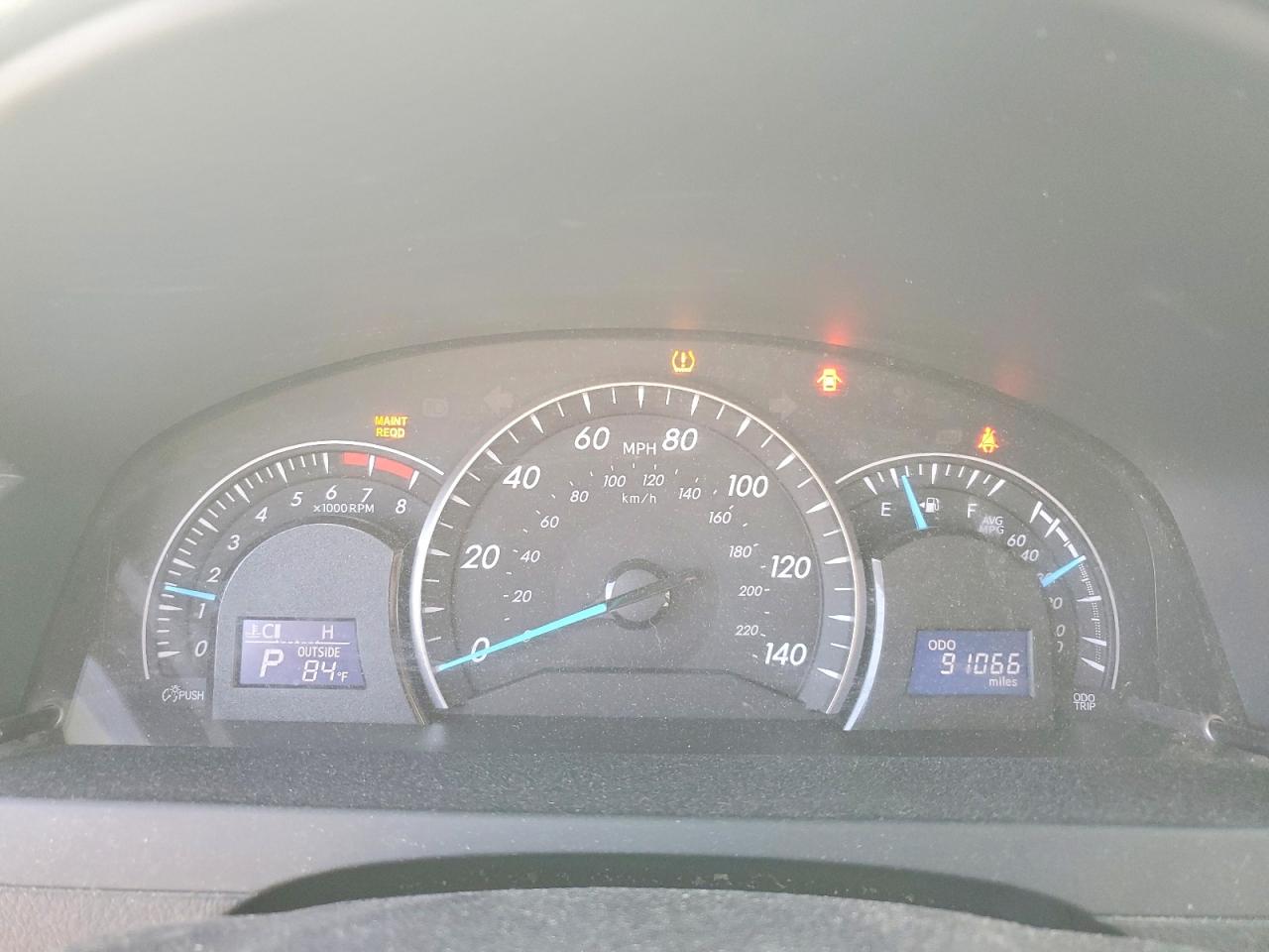 2014 TOYOTA CAMRY L photo 9