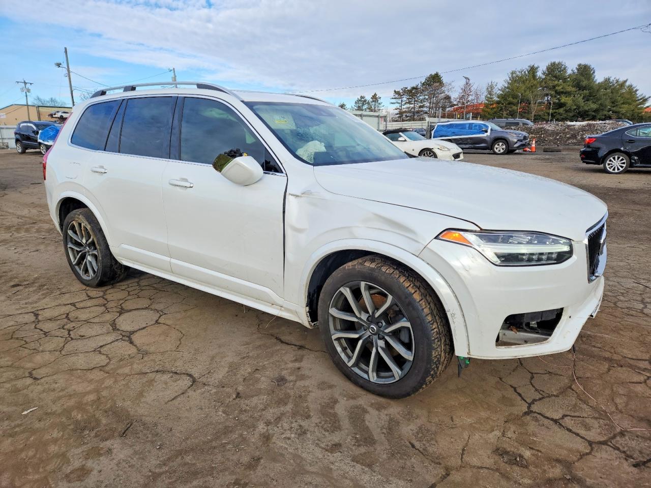 2019 VOLVO XC90 T6 MOMENTUM photo 4