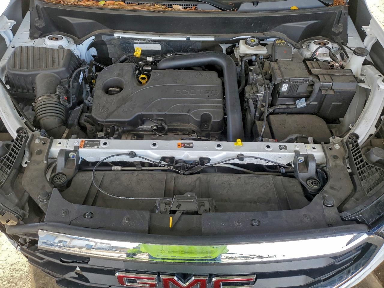2024 GMC TERRAIN SLE photo 11