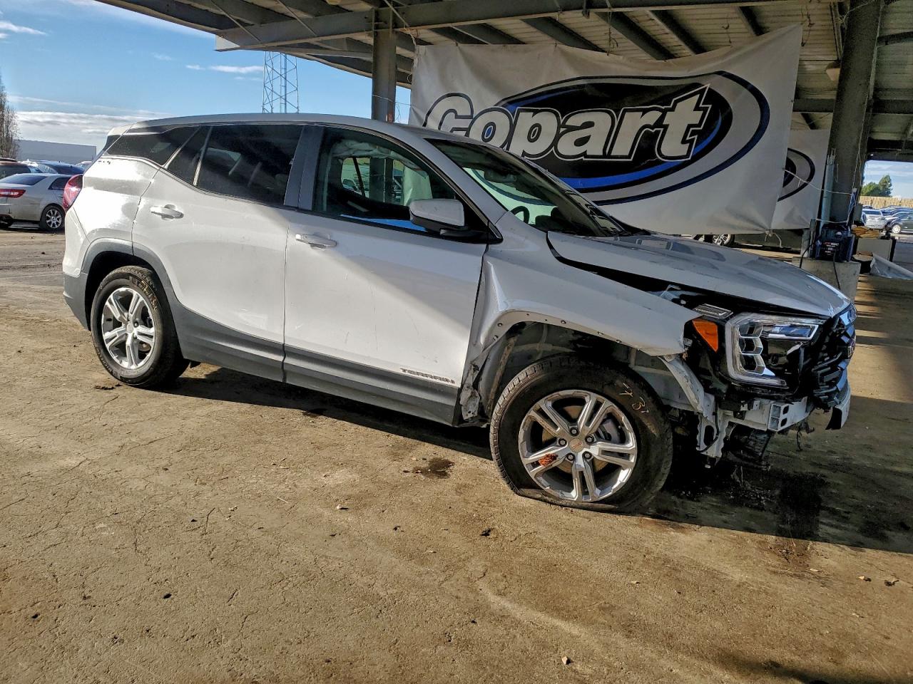 2024 GMC TERRAIN SLE photo 4
