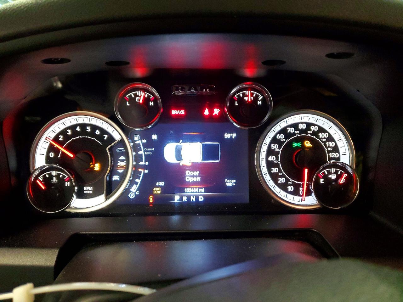 2019 RAM 1500 CLASSIC SLT photo 9