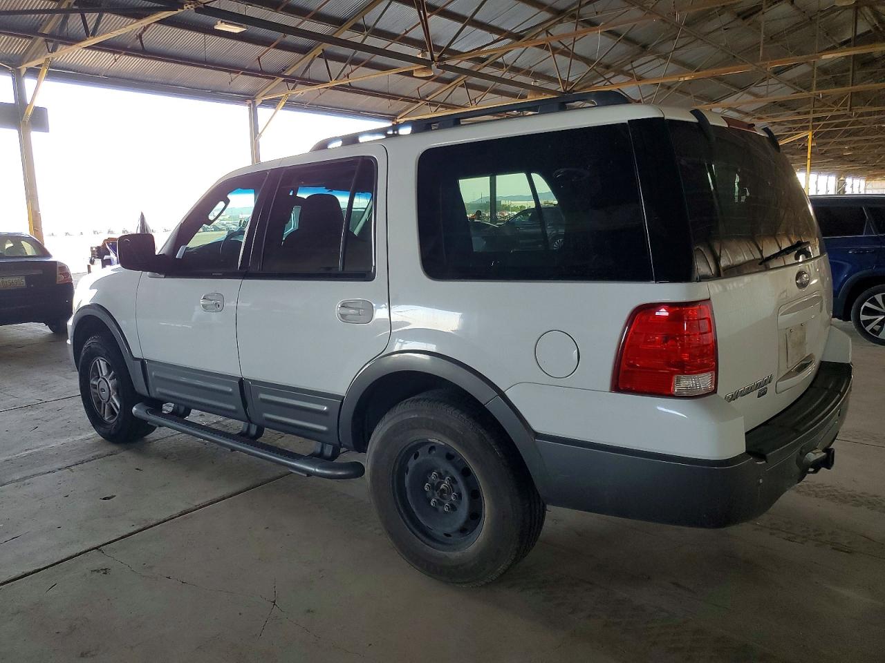 2005 FORD EXPEDITION XLT photo 2