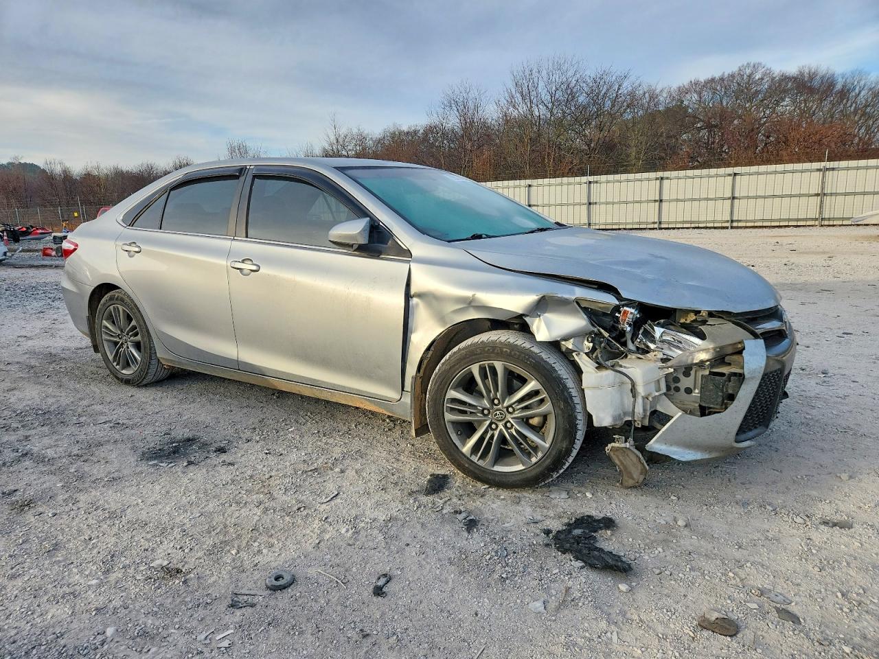 2016 TOYOTA CAMRY LE photo 4