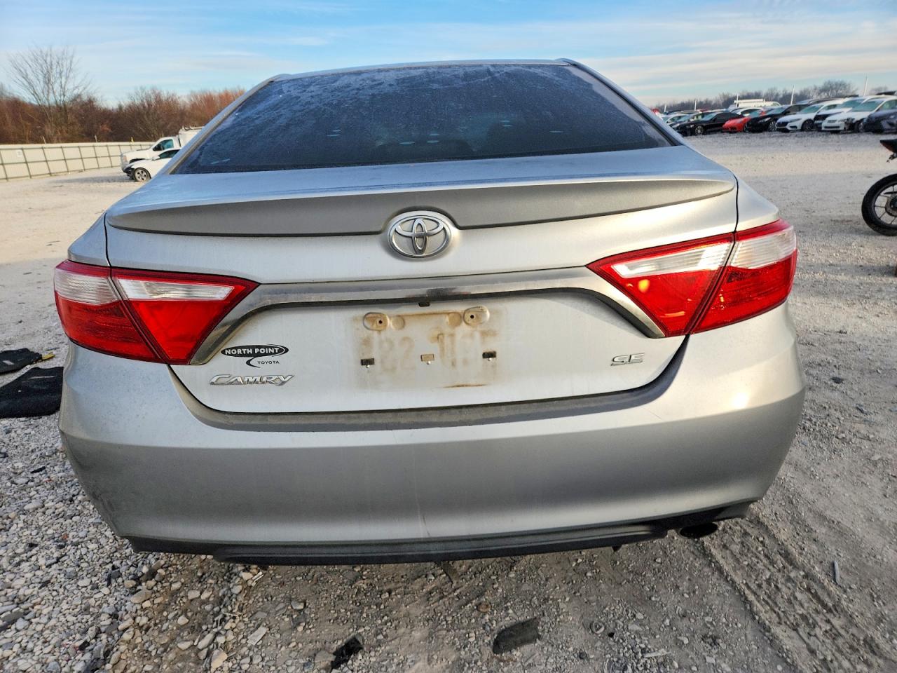 2016 TOYOTA CAMRY LE photo 6