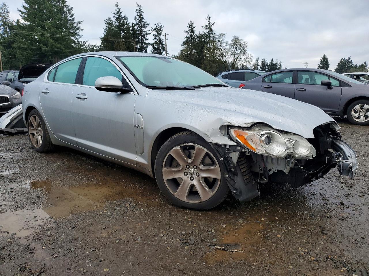 2011 JAGUAR XF photo 4