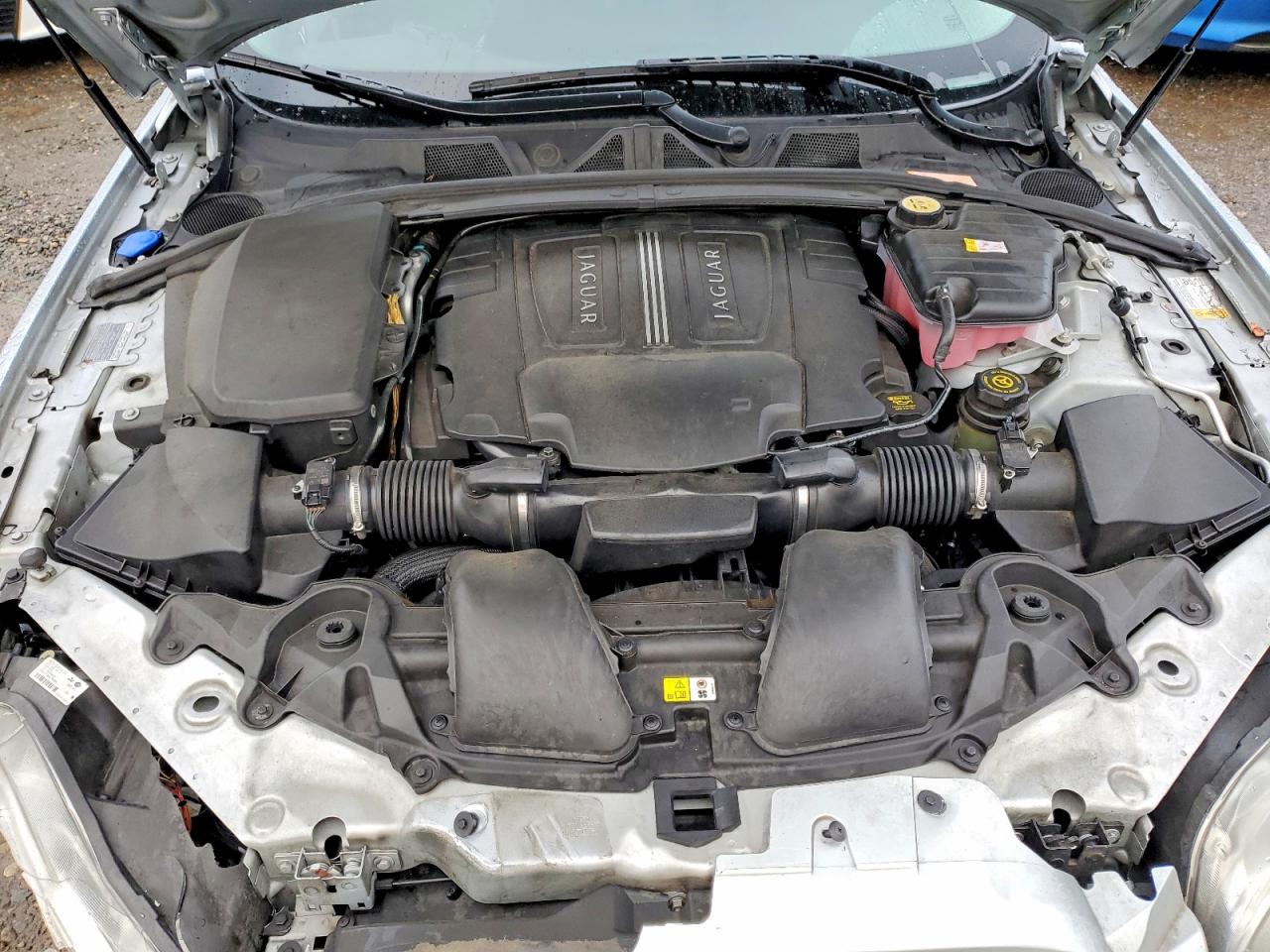 2011 JAGUAR XF photo 11