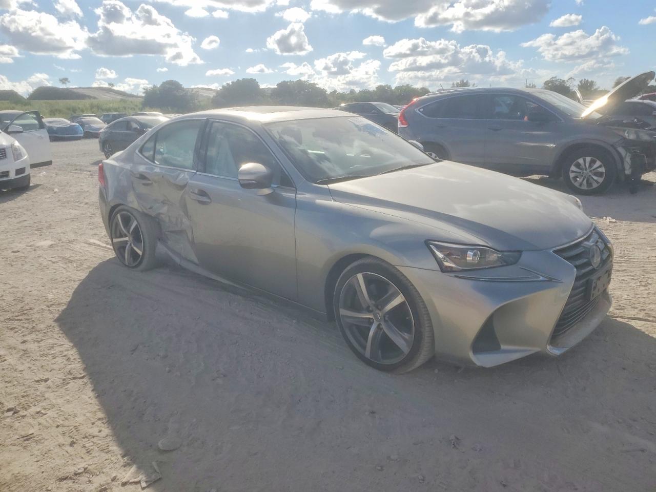 2018 LEXUS IS 300 photo 7