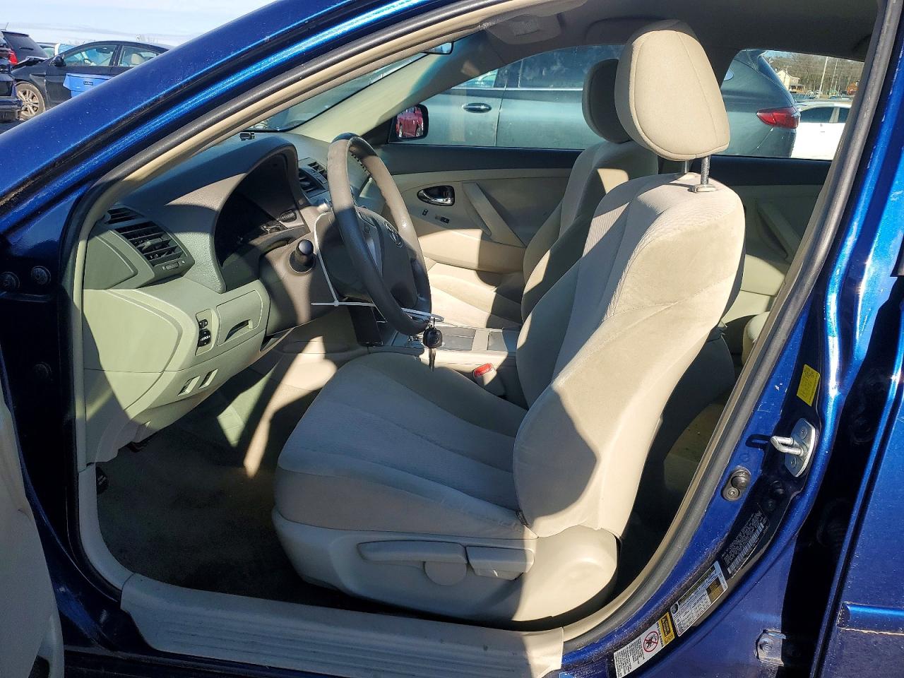 2011 TOYOTA CAMRY BASE photo 7