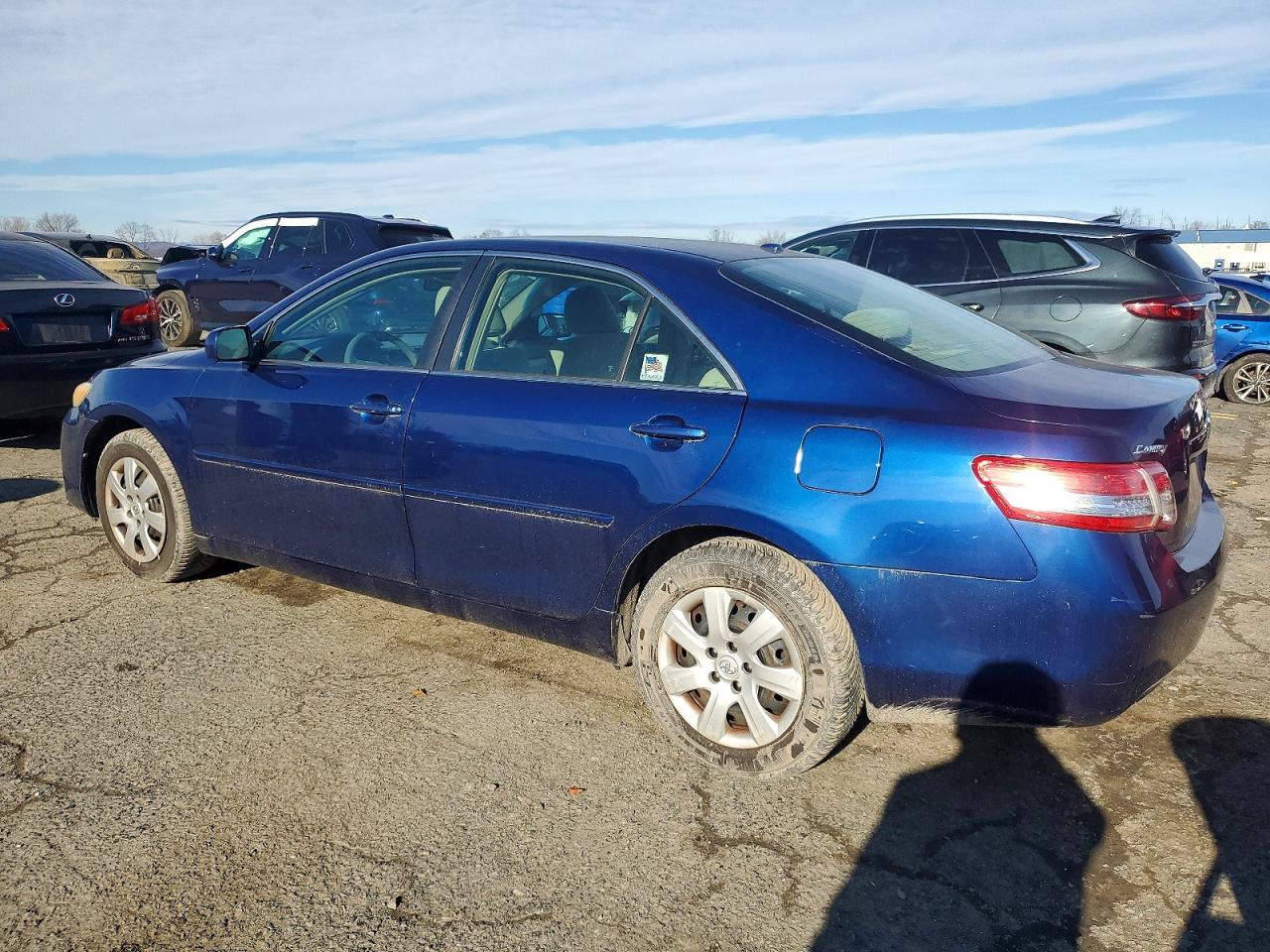 2011 TOYOTA CAMRY BASE photo 2