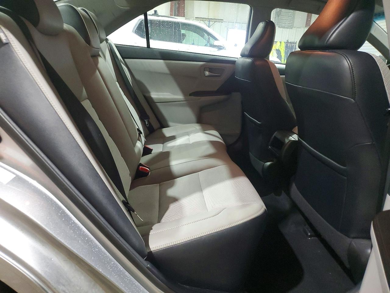 2017 TOYOTA CAMRY LE photo 10