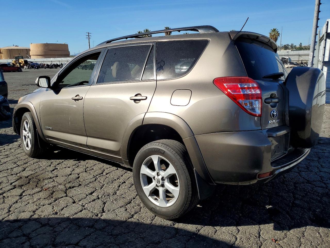 2011 TOYOTA RAV4 LIMITED photo 2