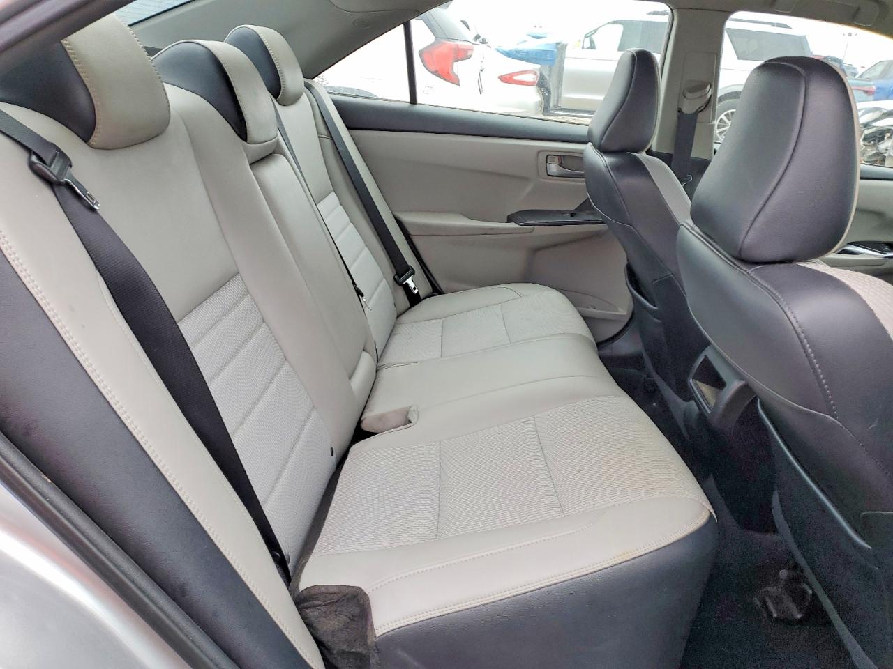 2016 TOYOTA CAMRY LE photo 10