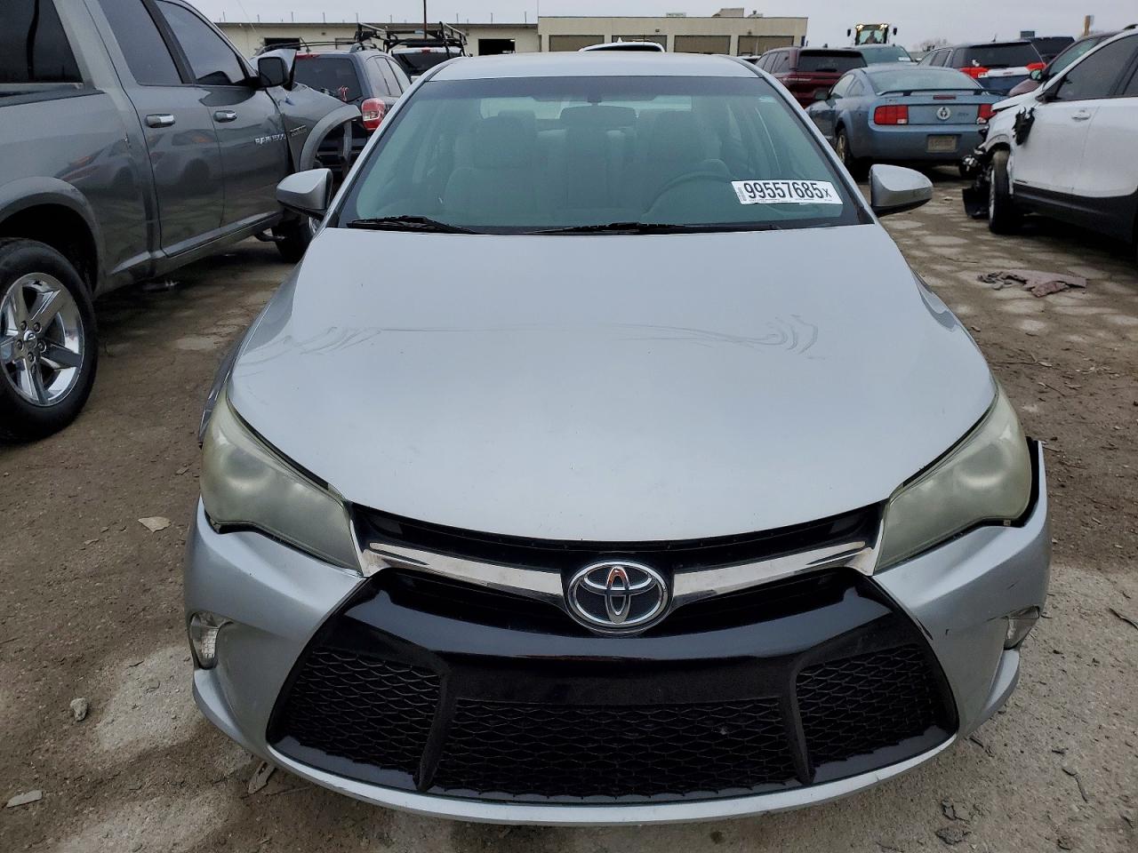 2016 TOYOTA CAMRY LE photo 5