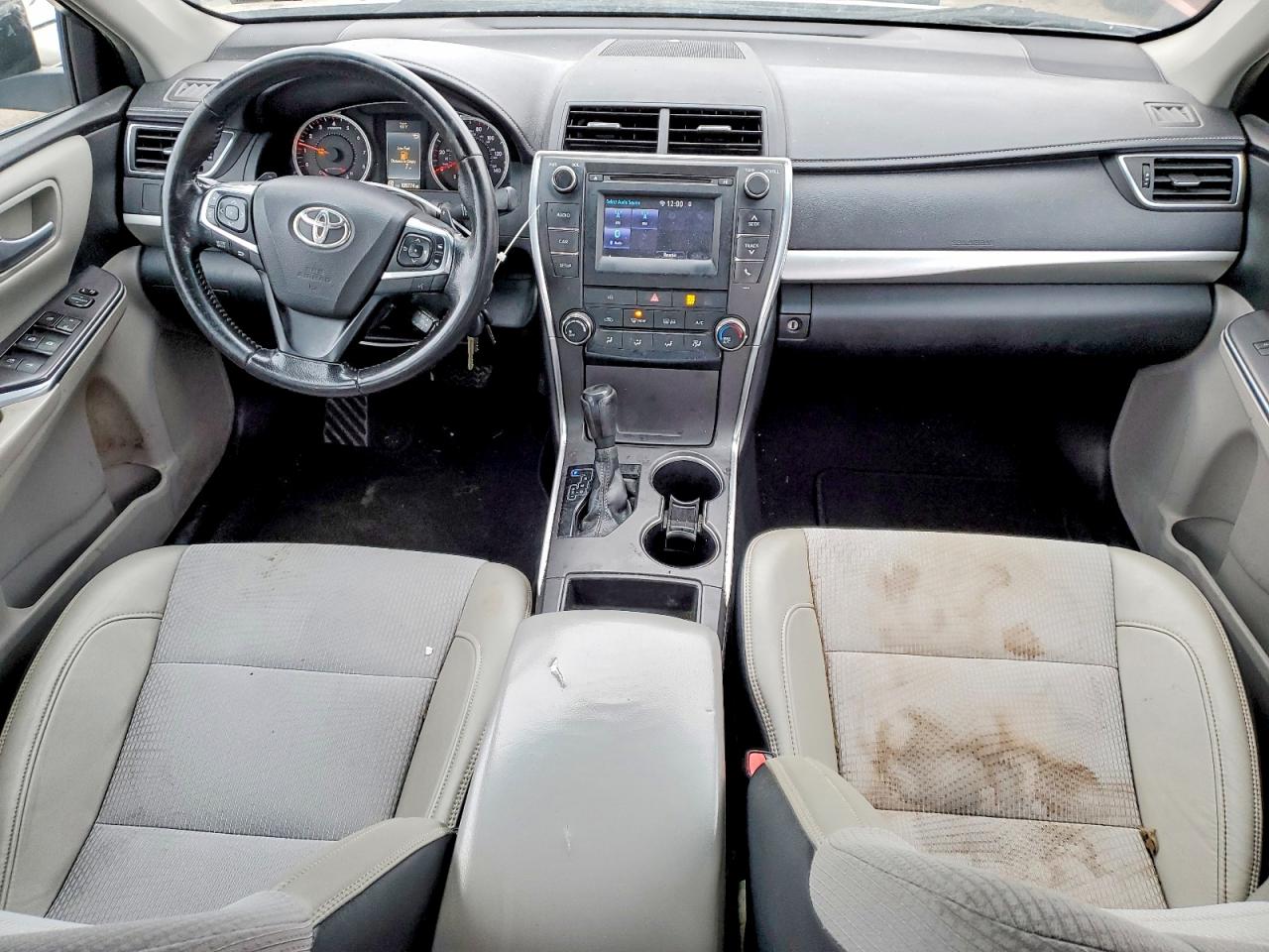 2016 TOYOTA CAMRY LE photo 8
