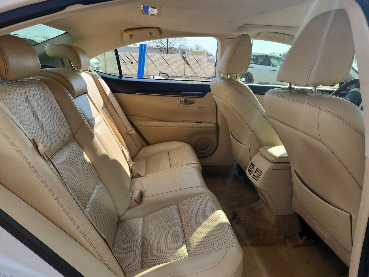 2013 LEXUS ES 350 photo 19