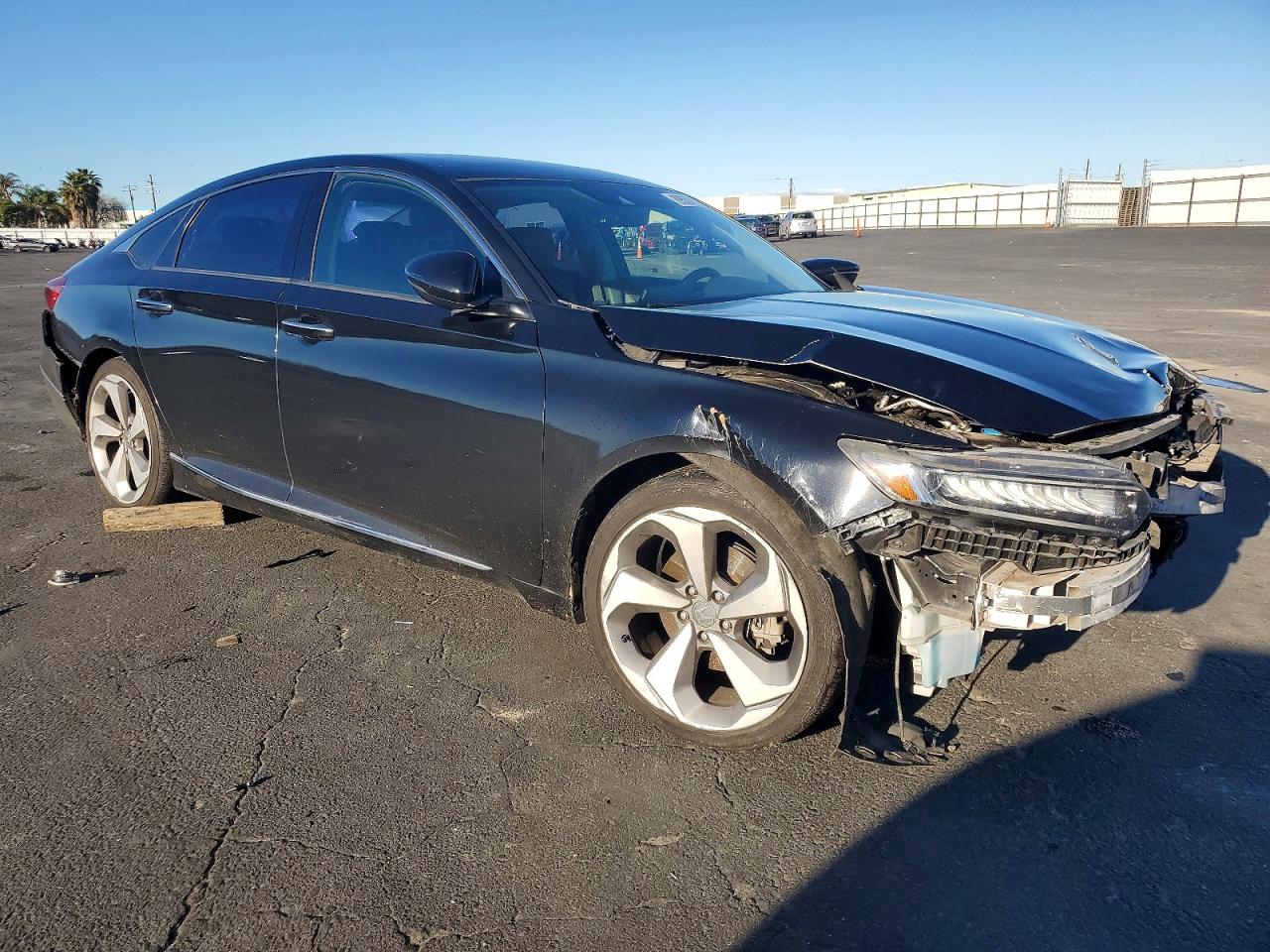2018 HONDA ACCORD TOURING photo 4