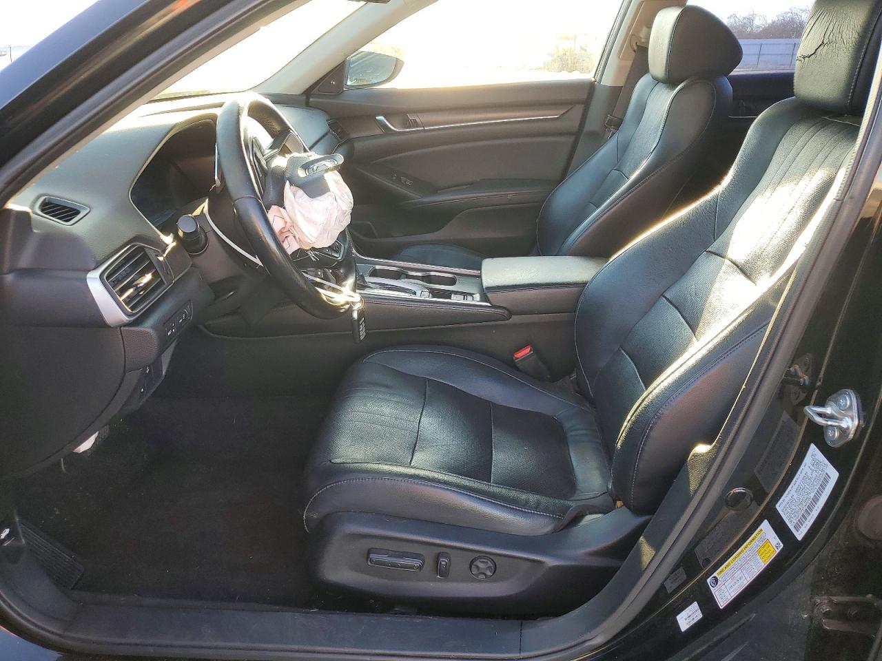 2018 HONDA ACCORD TOURING photo 7