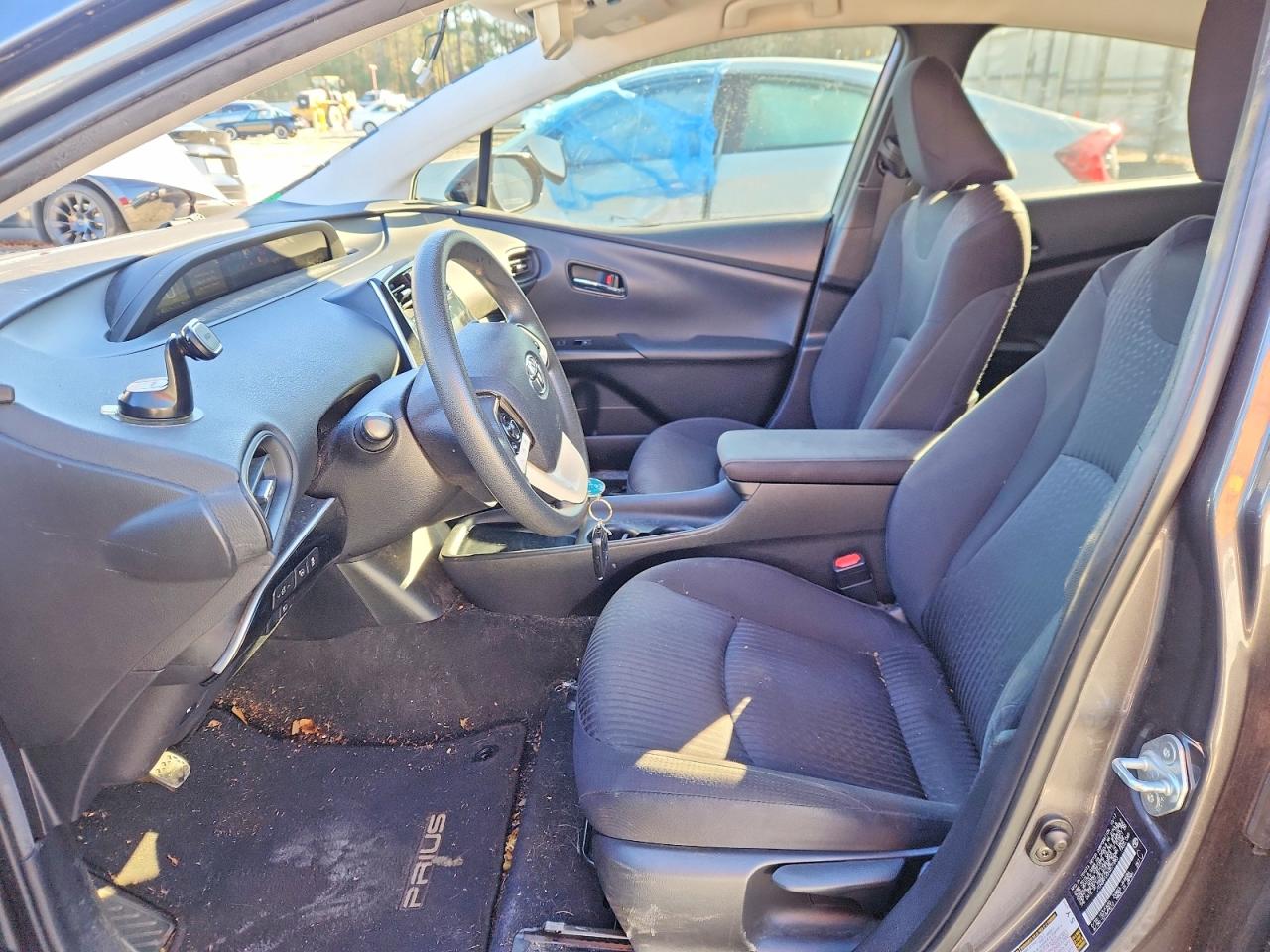 2017 TOYOTA PRIUS photo 7