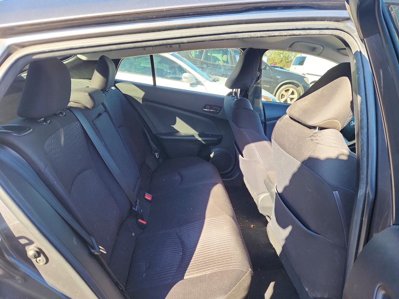 2017 TOYOTA PRIUS photo 10