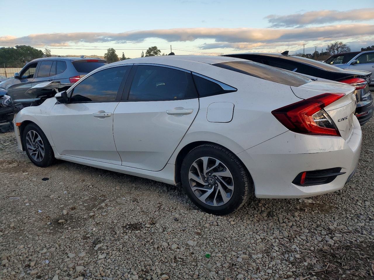 2016 HONDA CIVIC EX photo 2