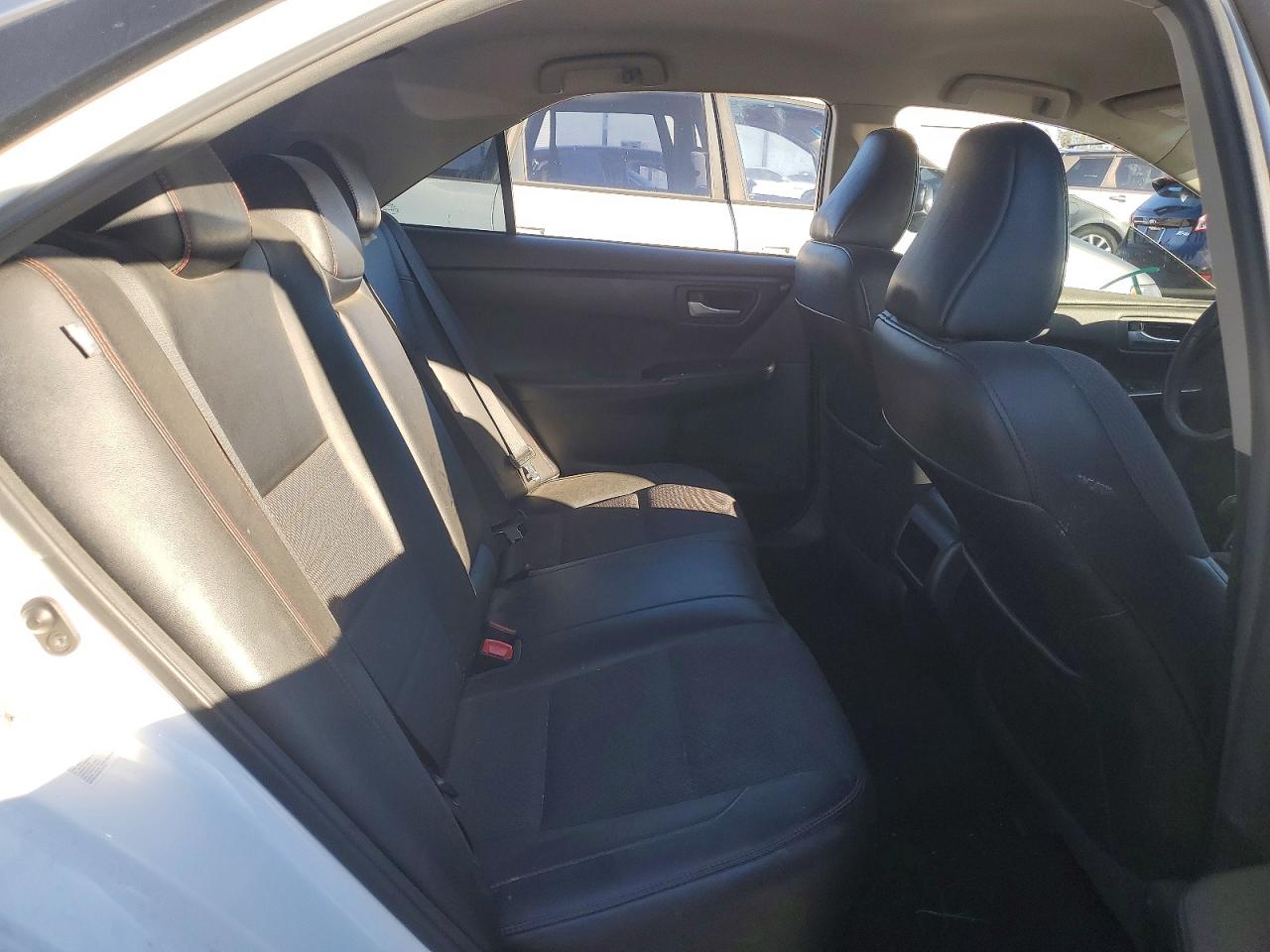 2017 TOYOTA CAMRY LE photo 10