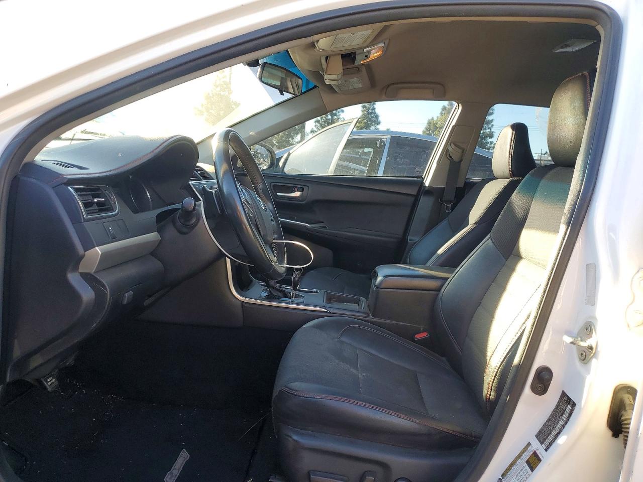 2017 TOYOTA CAMRY LE photo 7