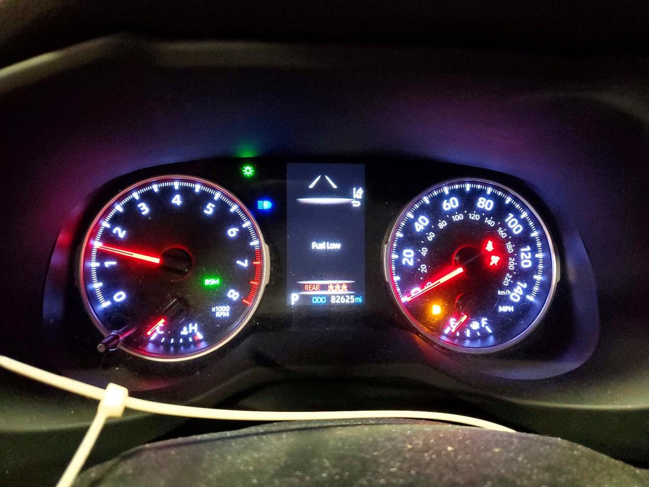 2019 TOYOTA RAV4 XLE photo 9