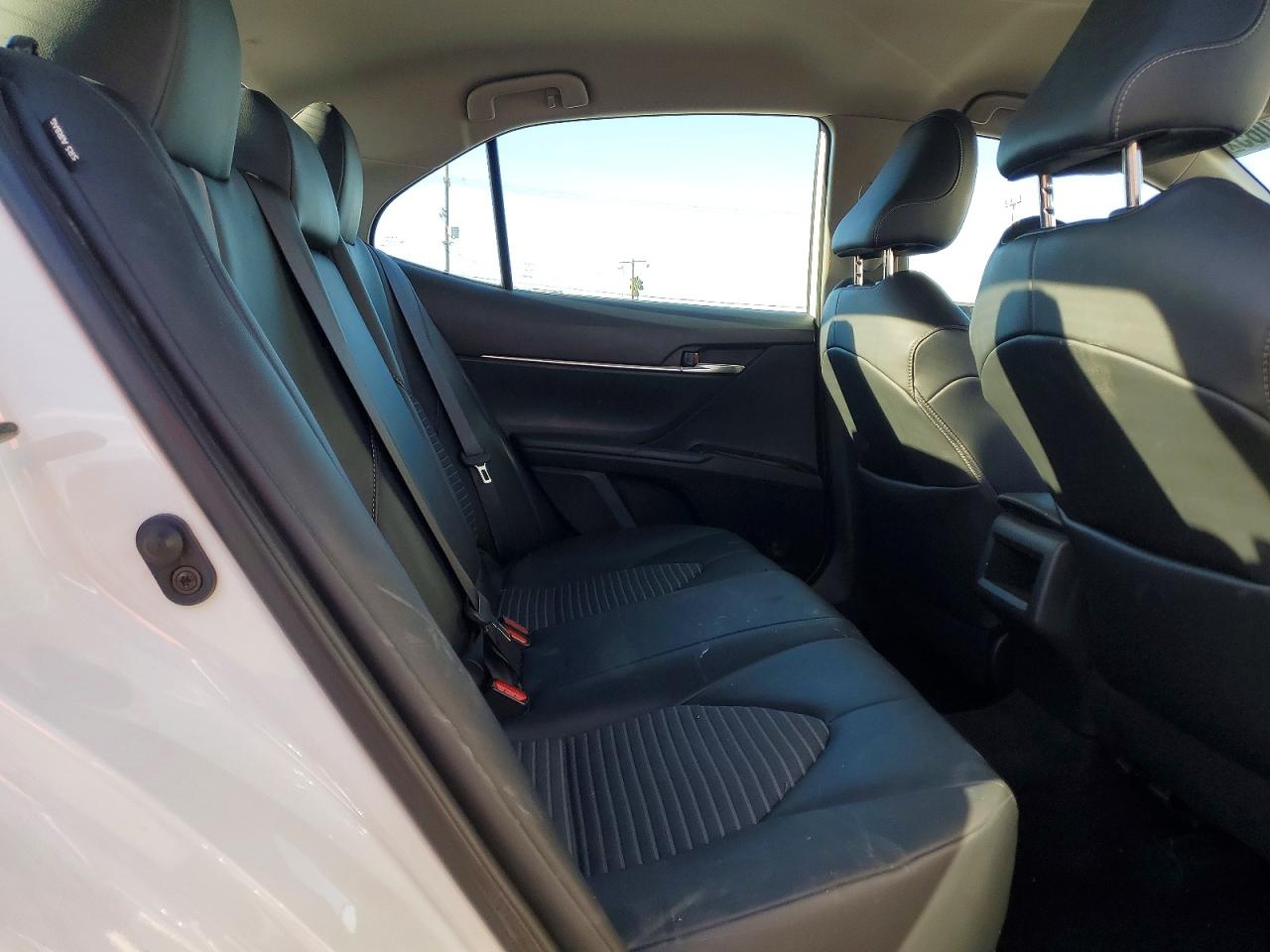 2020 TOYOTA CAMRY SE photo 10