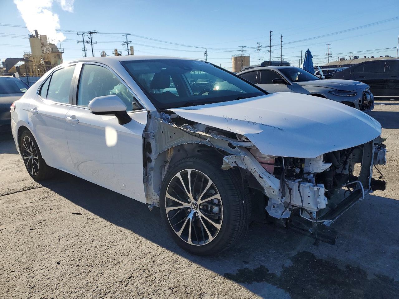 2020 TOYOTA CAMRY SE photo 4