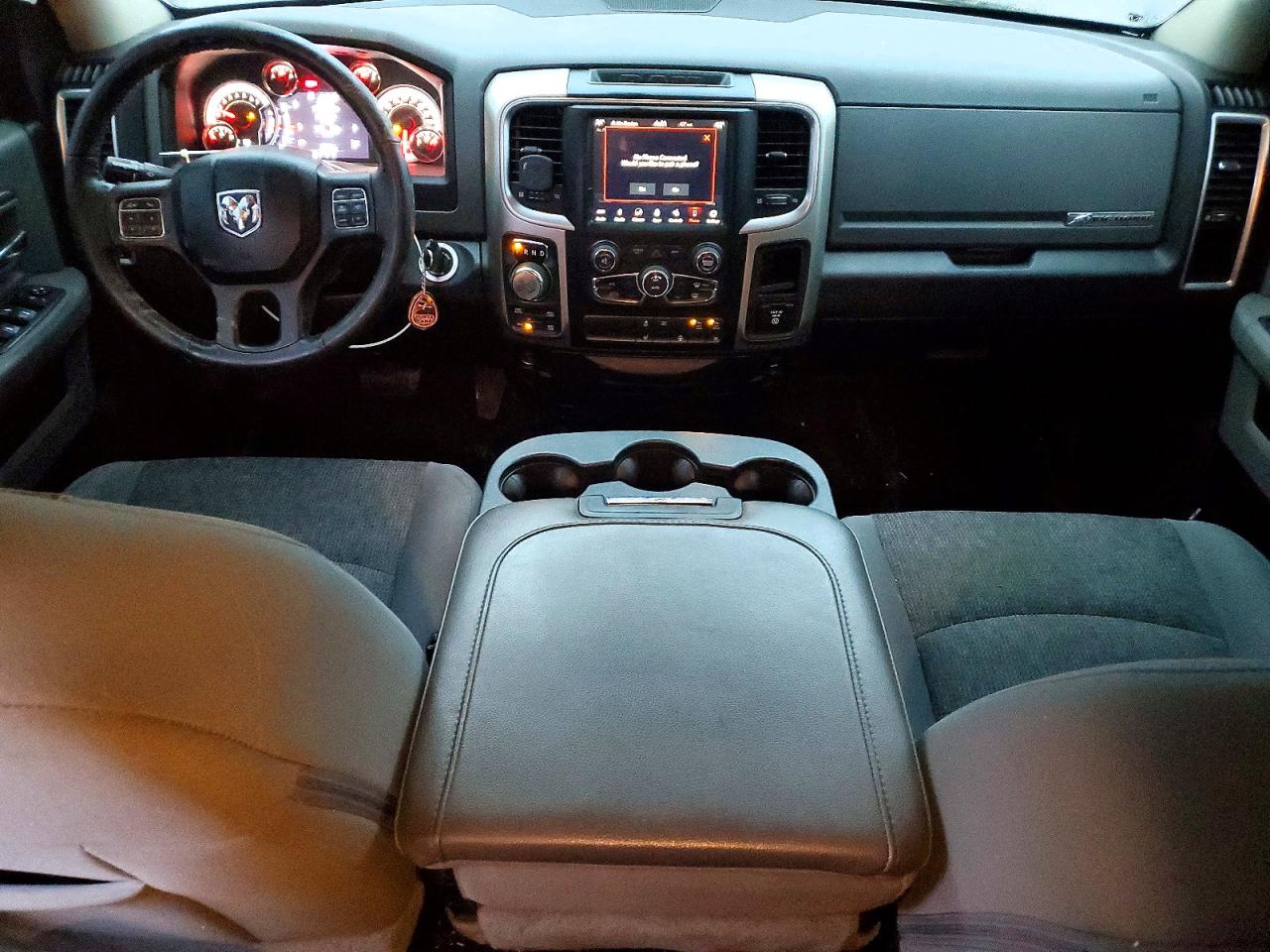 2018 RAM 1500 SLT photo 15