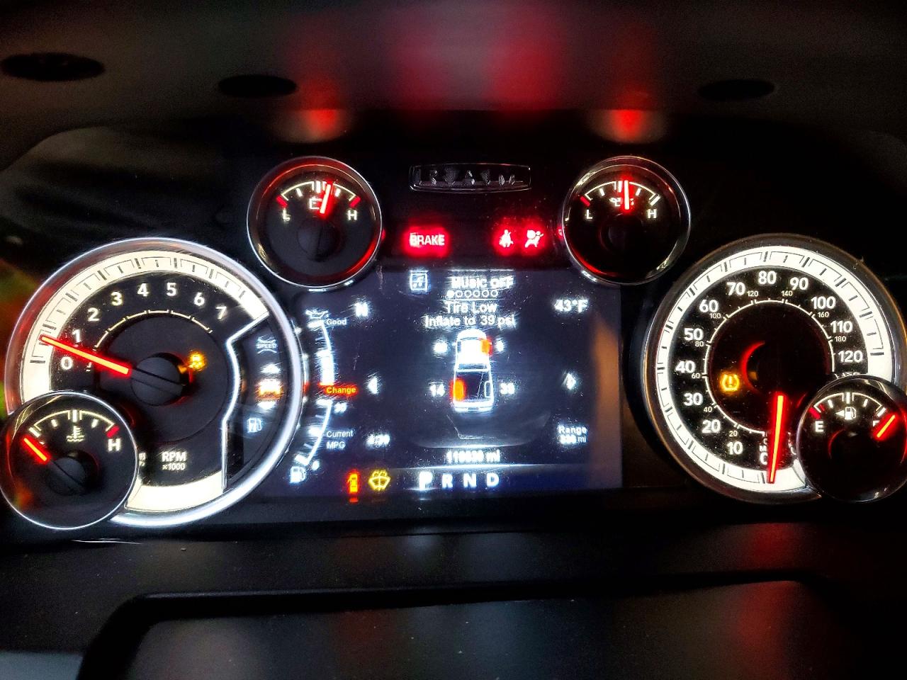 2018 RAM 1500 SLT photo 17