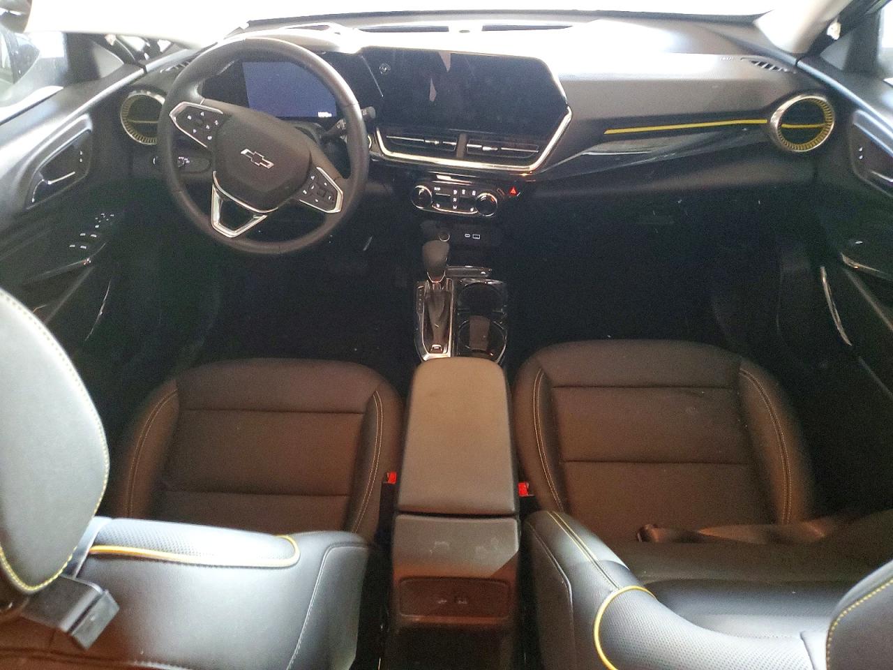 2025 CHEVROLET TRAX ACTIV photo 8