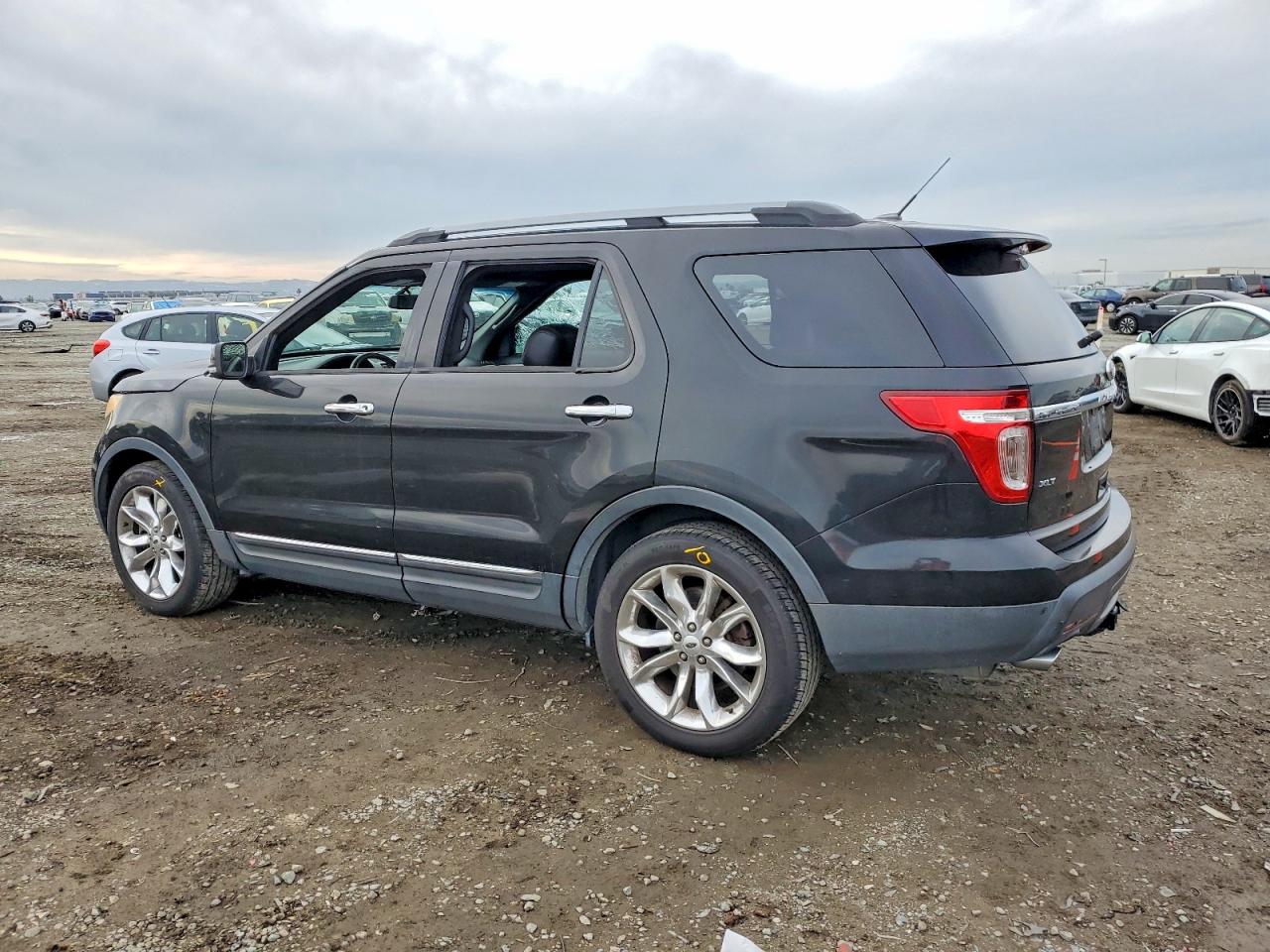 2014 FORD EXPLORER XLT photo 2