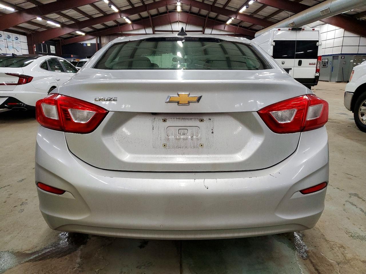 2017 CHEVROLET CRUZE LS photo 6