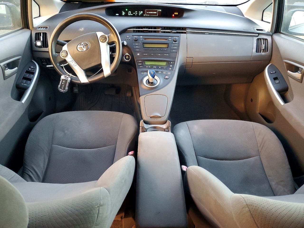 2011 TOYOTA PRIUS photo 8