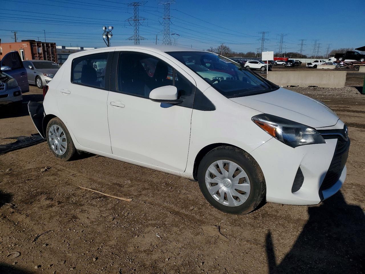 2015 TOYOTA YARIS photo 4