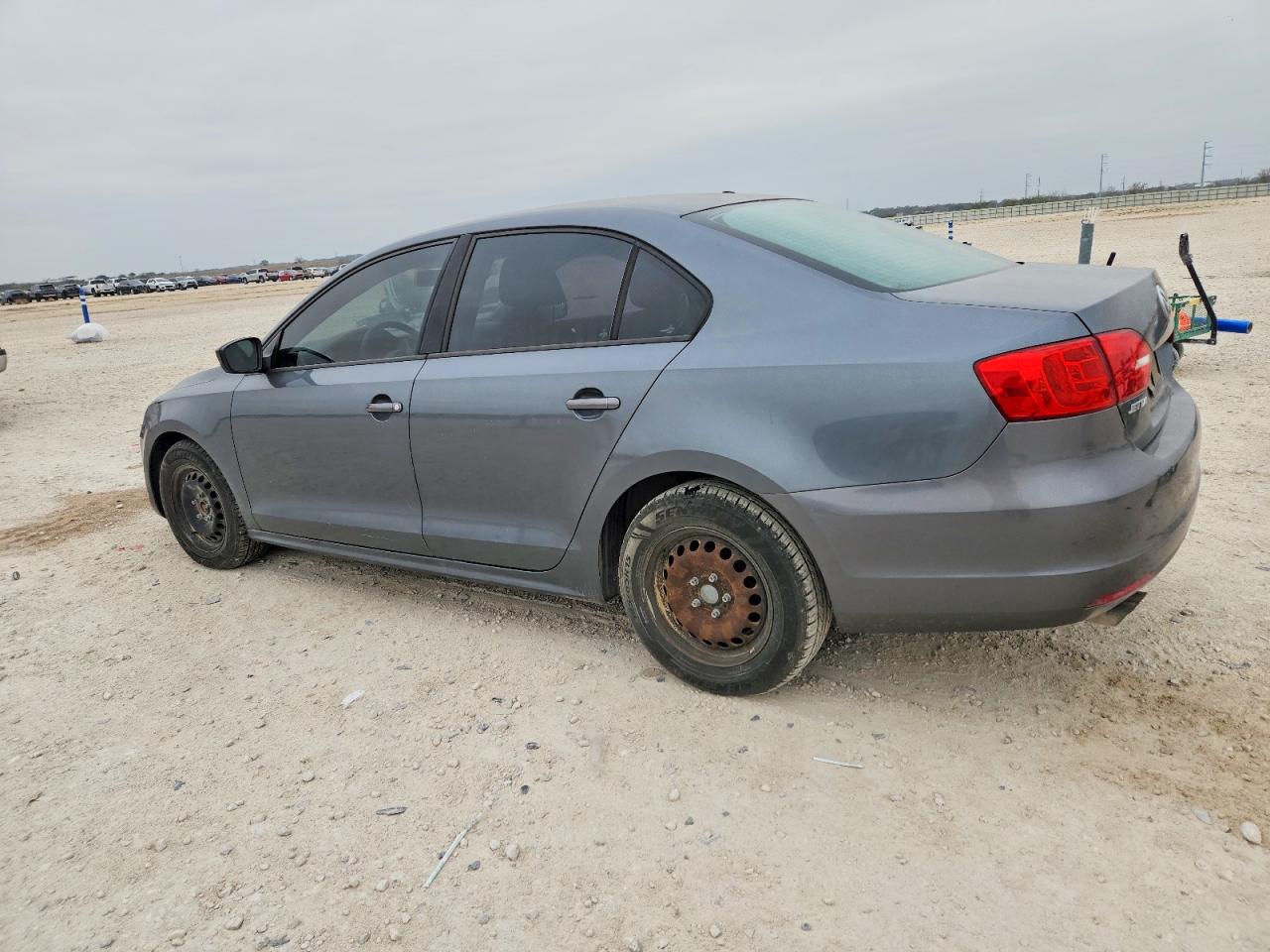 2011 VOLKSWAGEN JETTA BASE photo 2