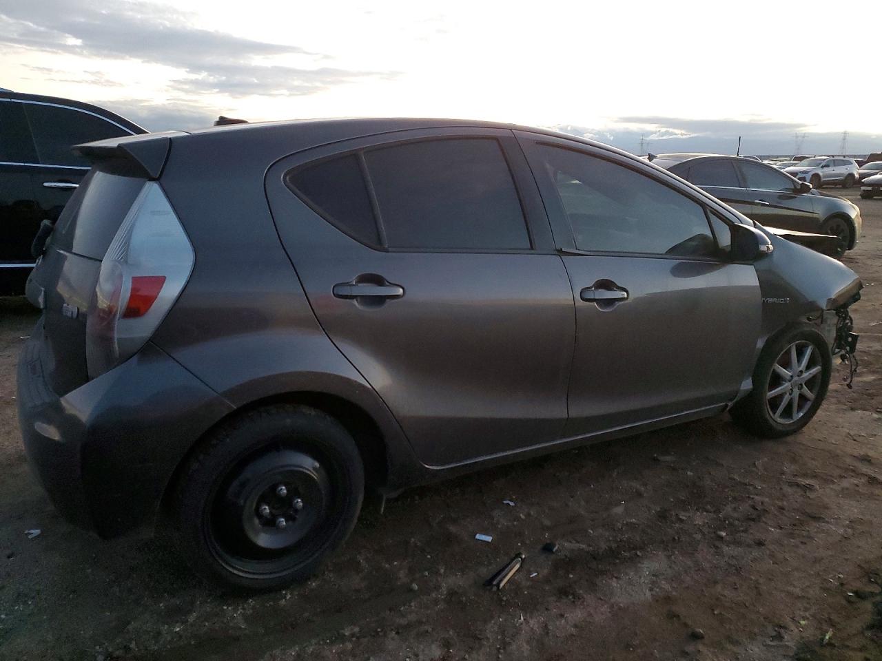 2012 TOYOTA PRIUS C photo 3