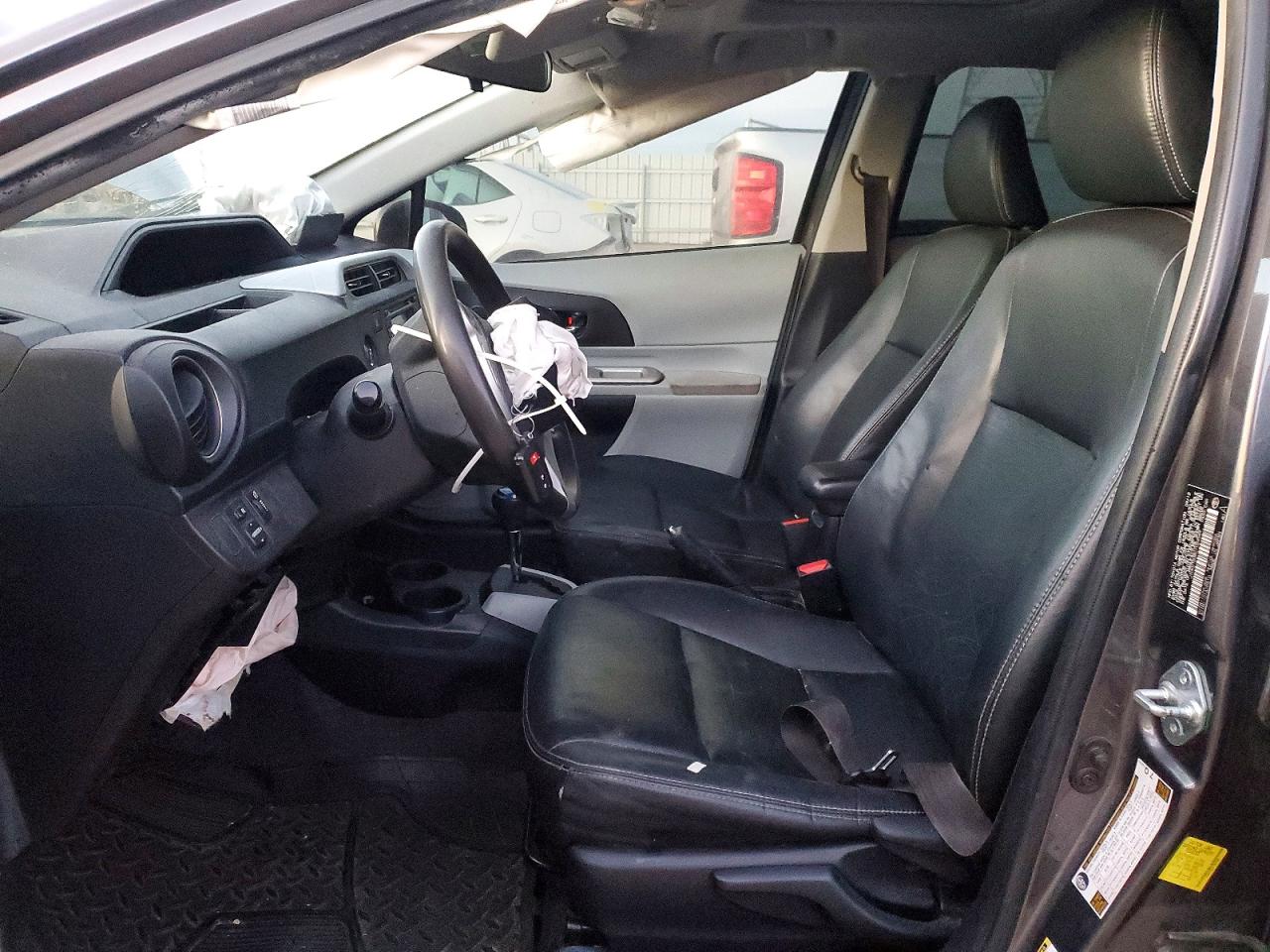 2012 TOYOTA PRIUS C photo 7